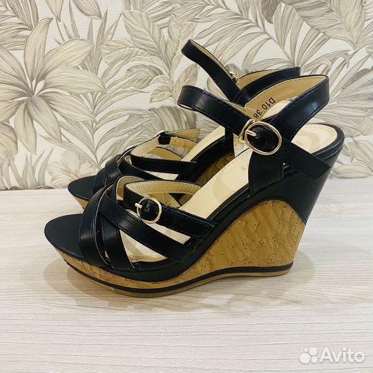 Босоножки женские 38 размер