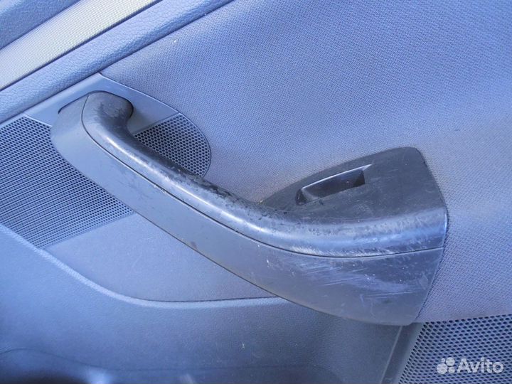 Обшивка двери передней правой Golf V 2003-2009