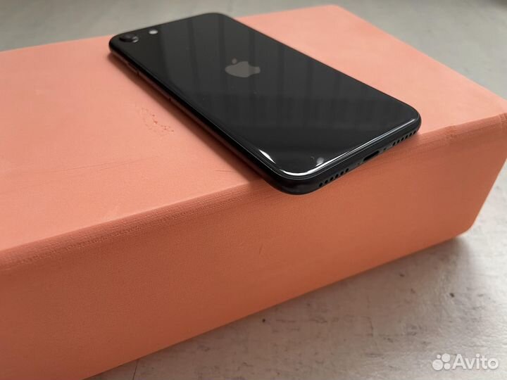 iPhone SE (2020), 128 ГБ