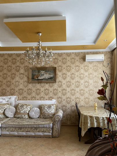 2-к. квартира, 75 м², 1/3 эт.