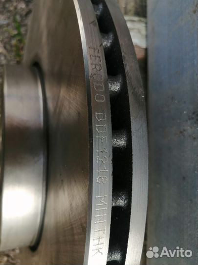 Тормозные диски на volkswagen caddy передние