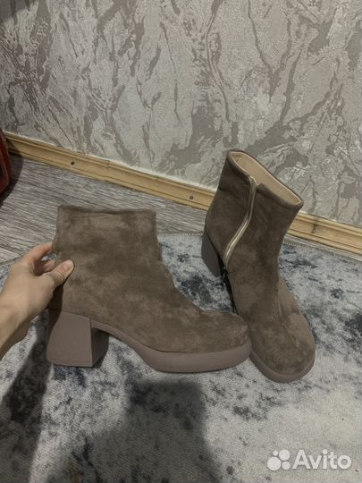 Ботинки женские