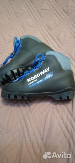 Лыжные ботинки