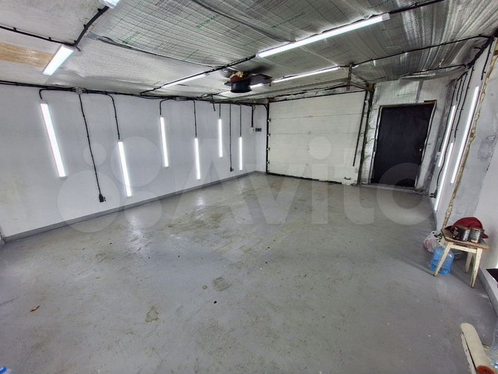 Гараж, > 30 м²