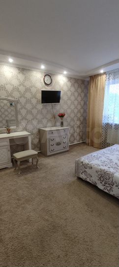 Коттедж 380 м² на участке 15 сот.