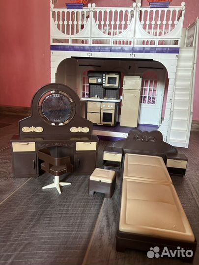 Домик кукольный