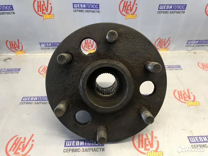 Ступица передняя, правая Cadillac Escalade