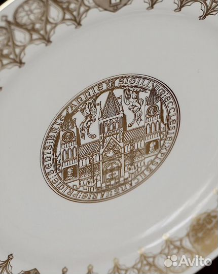 Spode тарелка посвященная Томасу Бекету, Англия