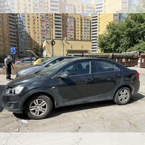 Chevrolet Aveo 1.6 MT, 2014, битый, 205 000 км, с пробегом, цена 400 000 руб.