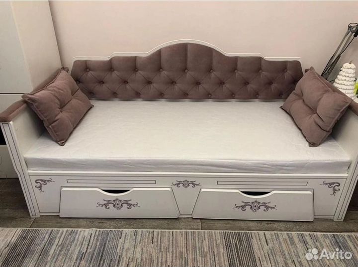 Детская кровать с мягкой спинкой - А