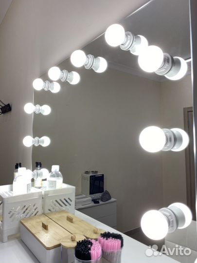 Столик для бровиста