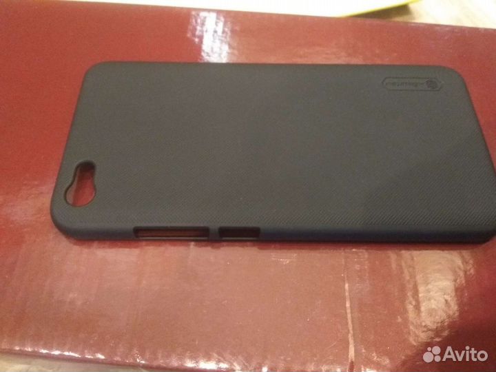 Чехлы на телефоны