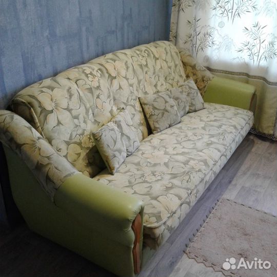 Диван