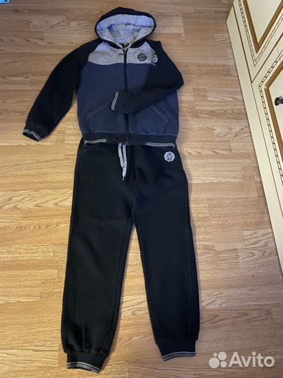 Костюмы на мальчика 11/12лет2шт за 1500
