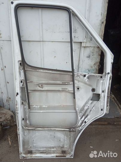 Дверь передняя левая Мерседес Спринтер