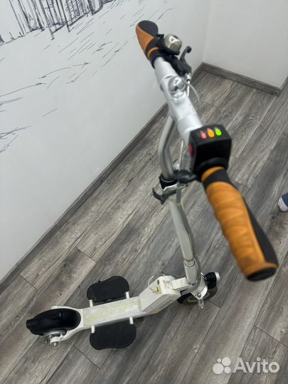 Электросамокат Airwheel Z5, новый АКБ