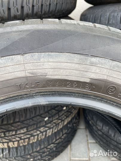 Yokohama BluEarth AE50 SUV 215/65 R17