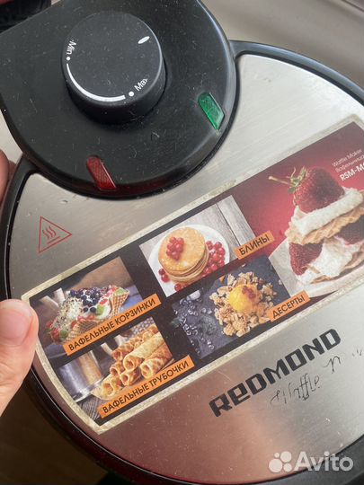Вафельница redmond