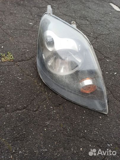 Фары на Ford Fiesta 2007