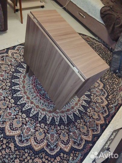 Стол книжка