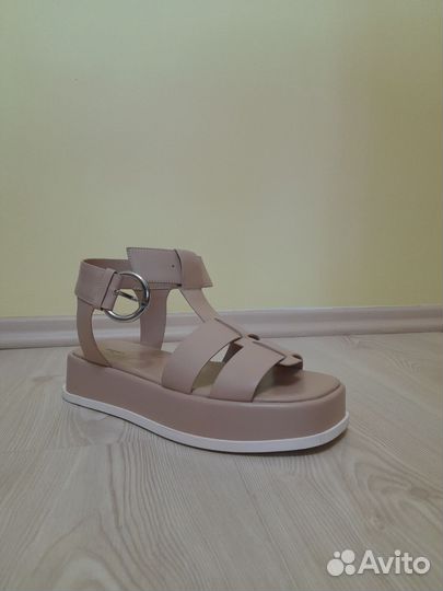 Сандалии Tendance