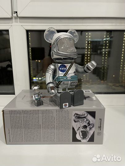 Фигурка bearbrick Nasa астронавт