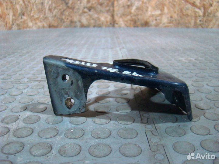 VW Tiguan 1 Кронштейн крепления крыла левый