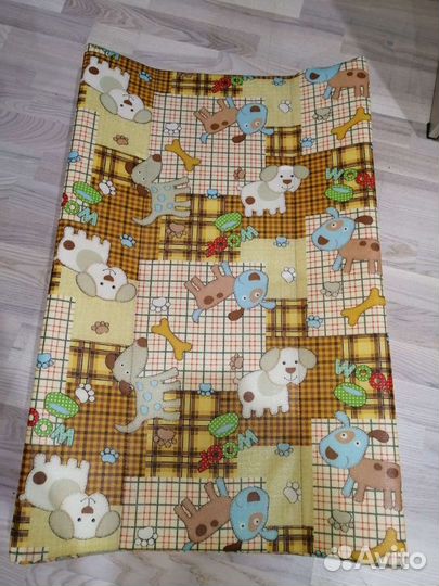 Пеленальный столик на кроватку