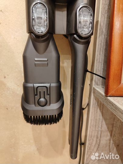 Вертикальный беспроводной пылесос dyson DC45 бу