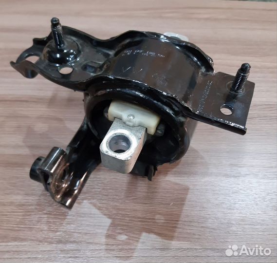 Подушка двигателя volkswagen polo