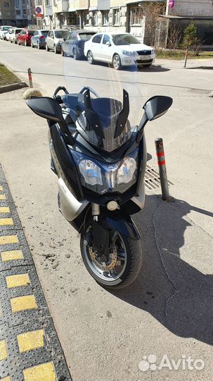 Максискутер BMW C650GT