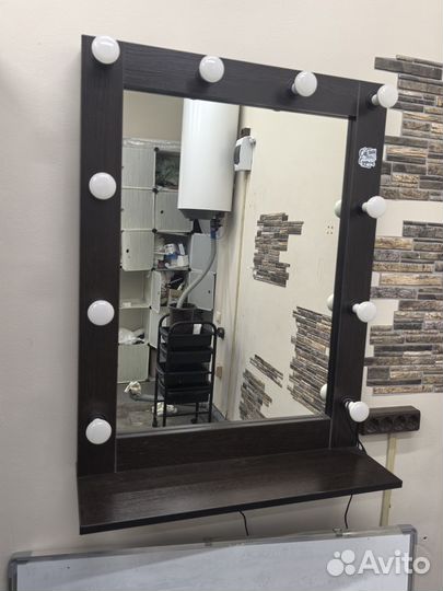 Зеркало настенное с подсветкой