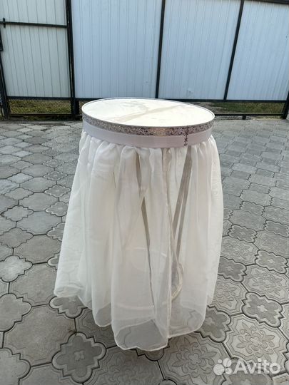 Выкатной столик для свадебного торта