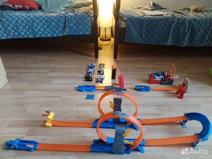 Гоночный трек hot wheels