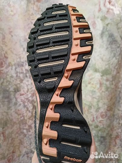 Кроссовки reebok женские зимние