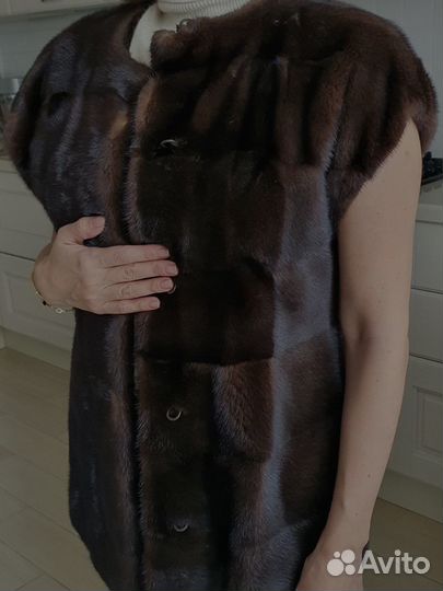 Жилетка меховая женская