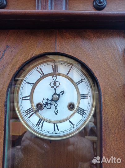 Настенные старинные часы с боем