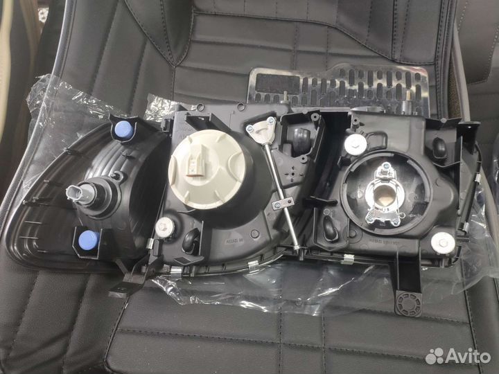 Lexus lx 470 фара