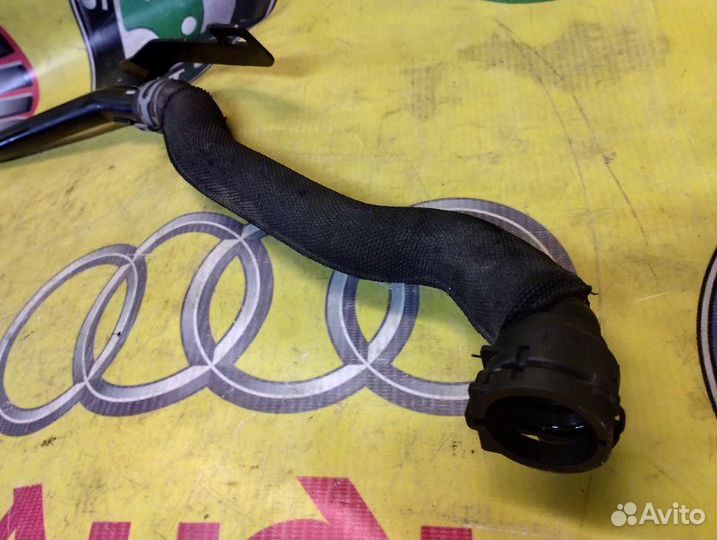 Патрубок системы охлаждения Audi A6 универсал 2.8