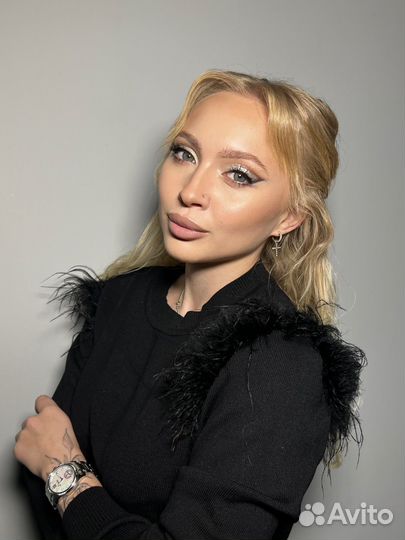 Визажист бровист