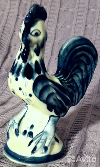 Статуэтка фарфоровая 