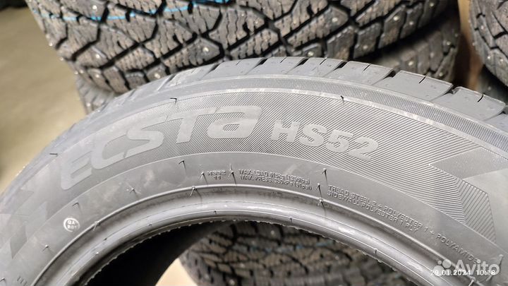 Kumho Ecsta HS52 215/45 R17 91W