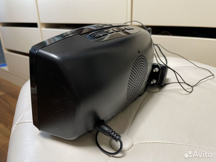 Часы-радиобудильник Philips AJ3400