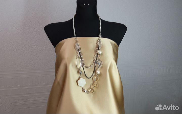 Комплект бижутерии серьги и бусы