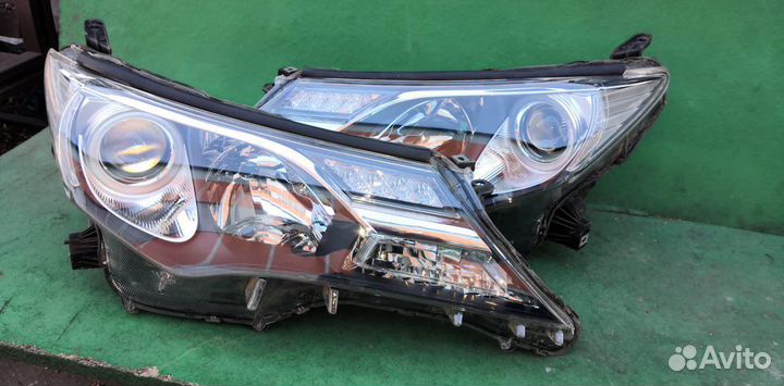 Оригинальные фары Тойота RAV 4 ксенон 2013-2015 г