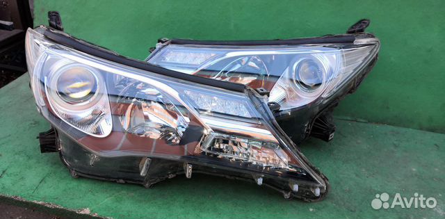 Оригинальные фары Тойота RAV 4 ксенон 2013-2015 г