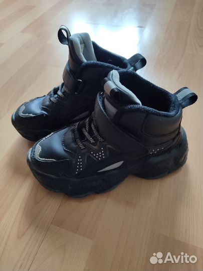 Кроссовки утеплённые