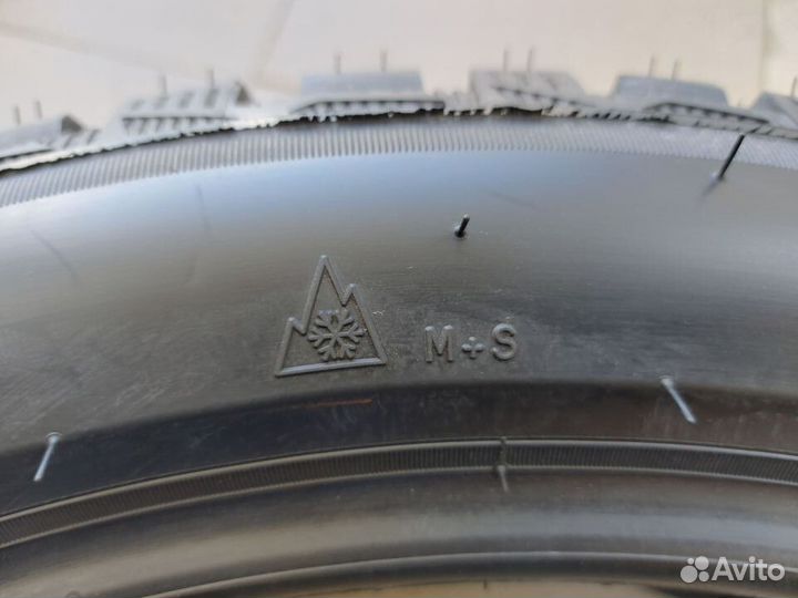 Michelin X-Ice North 4 SUV 235/60 R18 107T