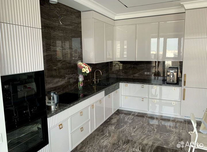 Кухня с искусственным камнем бюджетная