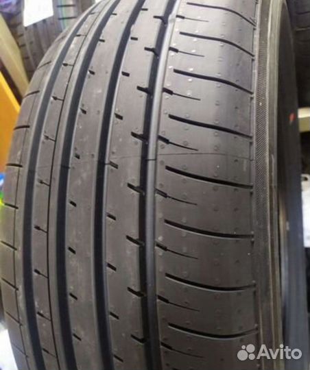 Yokohama BluEarth-XT AE61 215/70 R16